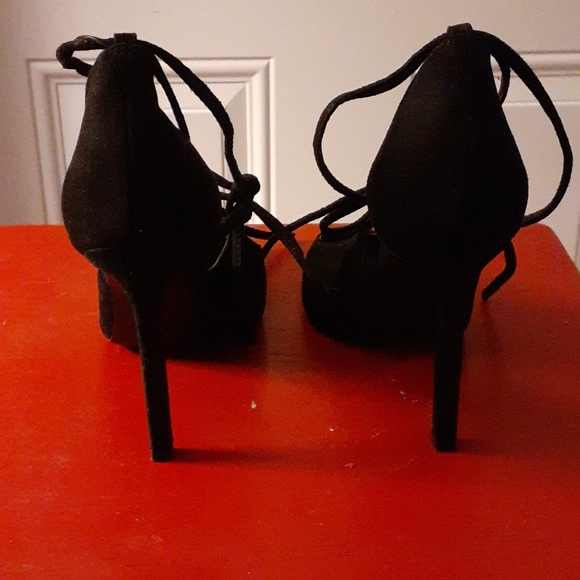 Nine West black heels - Picture 3 of 9